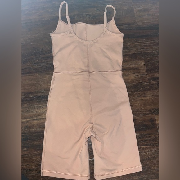 Aritzia, Wilfred, divinity romper 5”. Color beige - Picture 3 of 4